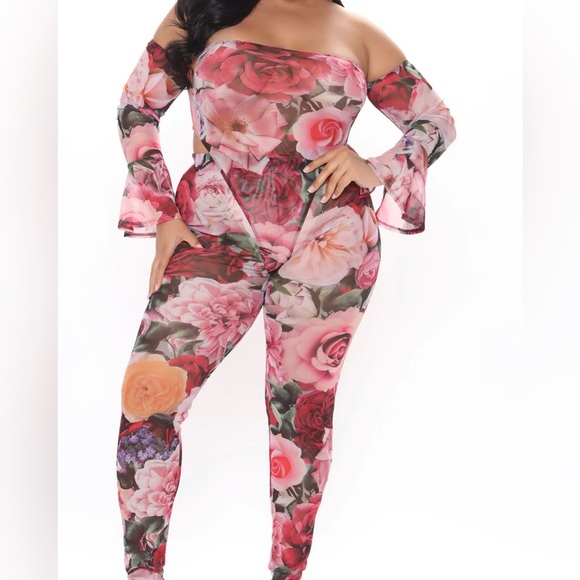 Fashion Nova “ blame it on the rose”  flower legging set. - Picture 1 of 6